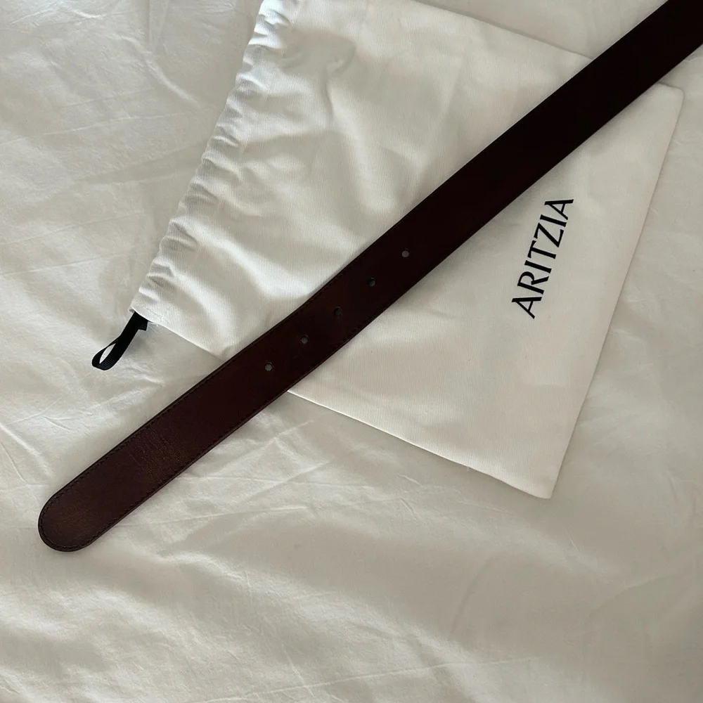 Aritzia Dark Brown Belt with Gold Hardware - Picture 5 of 7